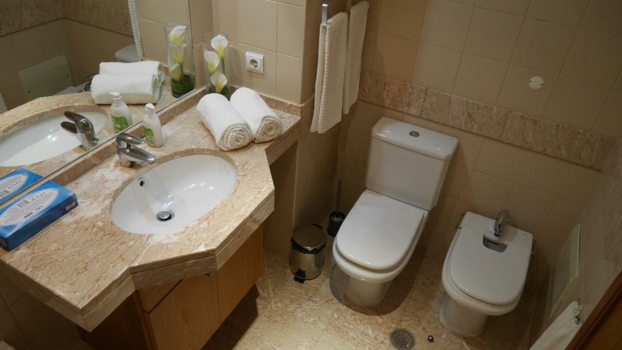 Jasmineiro - Palms Palace Apartment Φουνκάλ Εξωτερικό φωτογραφία