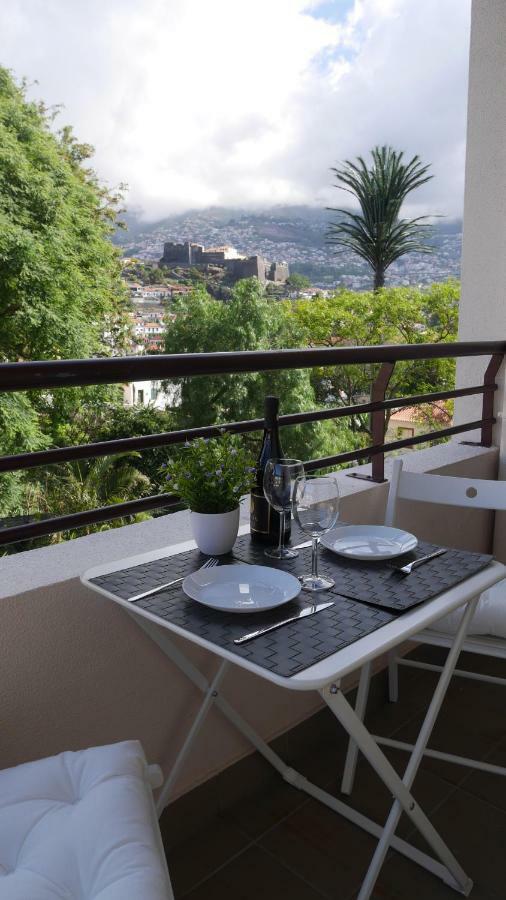Jasmineiro - Palms Palace Apartment Φουνκάλ Εξωτερικό φωτογραφία