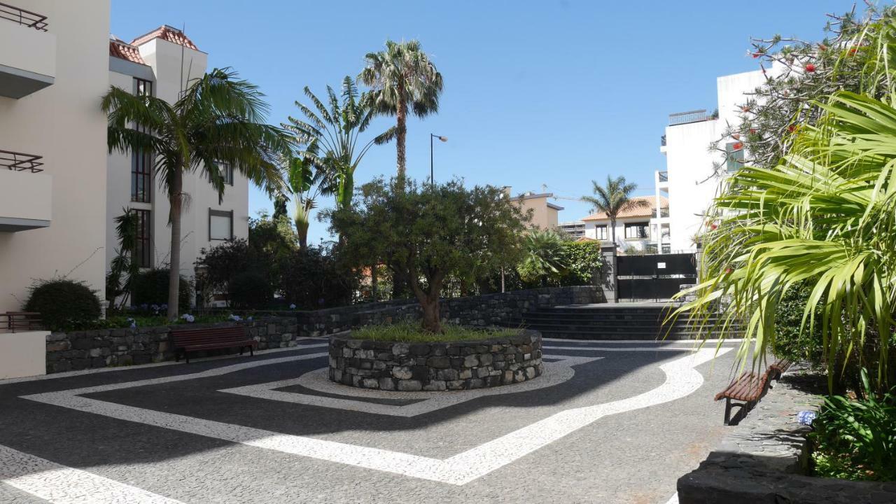 Jasmineiro - Palms Palace Apartment Φουνκάλ Εξωτερικό φωτογραφία